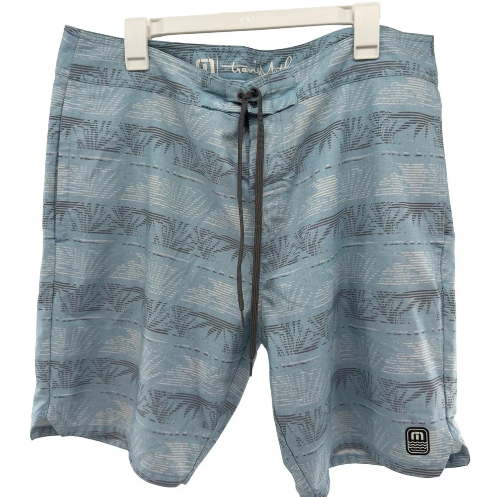 TravisMathew Mens Blue Palm Stripe‎ Board Shorts Swim Trunks Size 38 Stretch